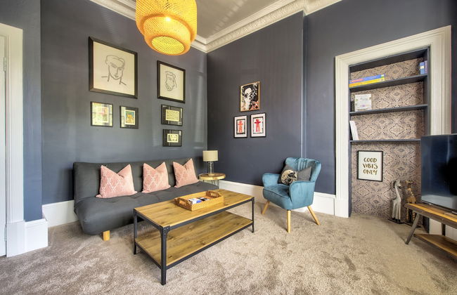 Maya's Glasgow Holiday Homes - Photo 15