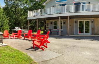 Trailblazer Lodge - Upscale, hot tub, trail, game room, wifi, fire pit, bar, pool table, king bed, view, pet friendly - Photo 37