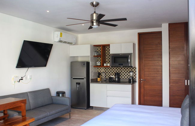 Central Park E102H - Photo 6