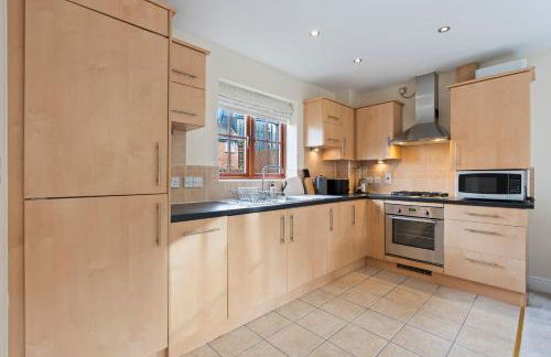 Cozy 2bed flat with free parking near Willen Lake in Milton Keynes - Foto 5