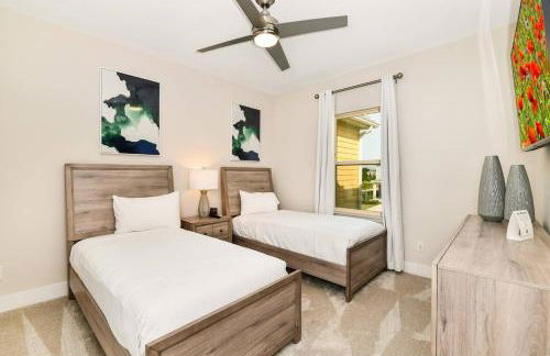 Cozy 3 Bedroom Townhouse Near Disney w/ Patio - Foto 7