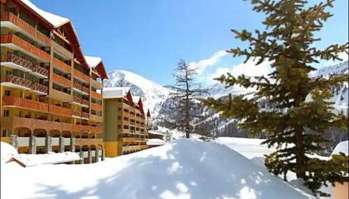 Plein Centre, sublime et confortable, 6 personnes, 2 chambres, Plein Centre, luxueux 6 personnes, 2 chambres , terrasse, vue époustouflante, Tout pédestre, piste à 100m, parking couvert - Foto 3