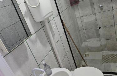 Casa Privativa em Arraial d'Ajuda - 1 Quarto com 2 camas, Cozinha e Banheiro - 10 Minutos do Centro - Sem Estacionamento - Foto 7