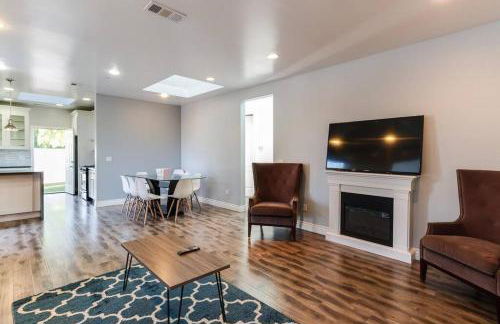 Stylish Modern Lake Balboa Retreat 3 Bedroom House - Foto 11