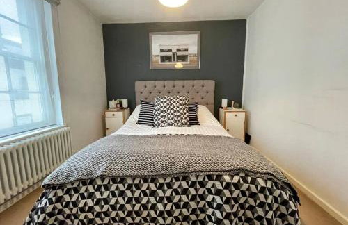 Gorgeous 2 bedroom apartment edge of Cabot Circus - Foto 14