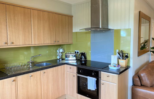 Birch 18 With Hot Tub, Newton Stewart - Photo 10