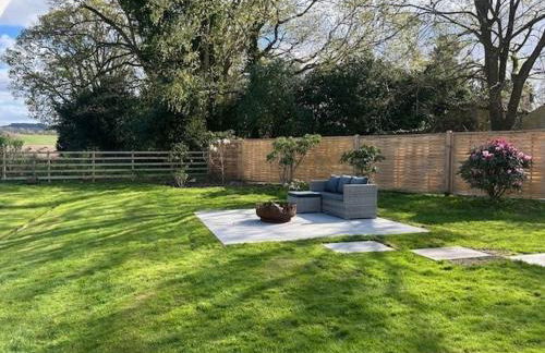 Couples Unique Stay in Bowling Club newly upgraded - Photo 14