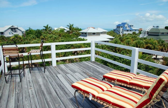 The Little Oasis Beach House - Photo 2