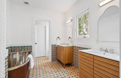 Moroccan Opulence 5 Minutes to Downtown & Beach - Foto 4