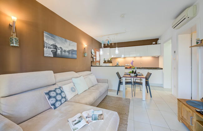 The Peace Of The Lake - Photo 8