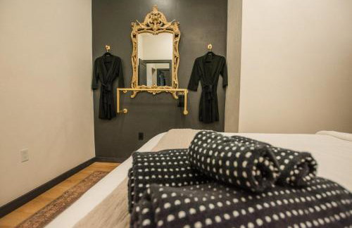 Speakeasy Suite at ArnoTriplex-Close to Downtown-Pet Friendly! - Foto 35