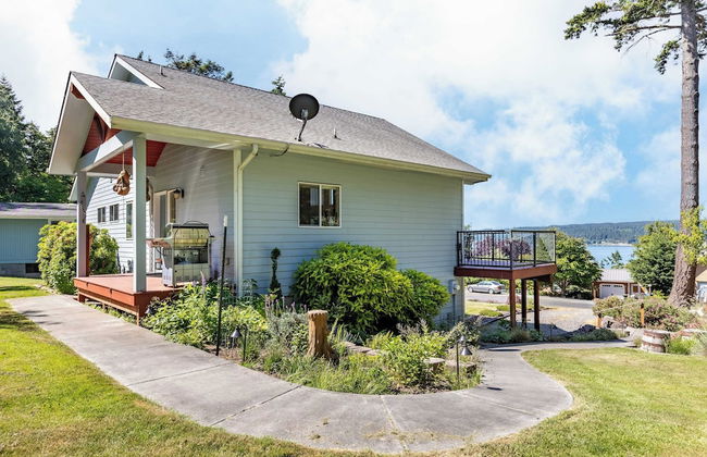 Harborview Getaway by Avantstay Walk to Beach - Photo 31