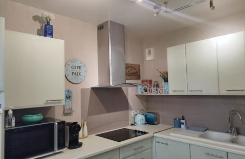 La Clef du Bonheur - 8 Min de Disney Jardin & Garage privatif - Foto 13