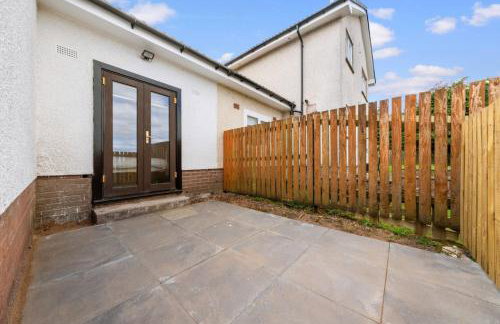 Large 5 Bedroom House Perfect For Group Stays - Free Parking - Near Glasgow - Perfect For Contractors - Foto 3