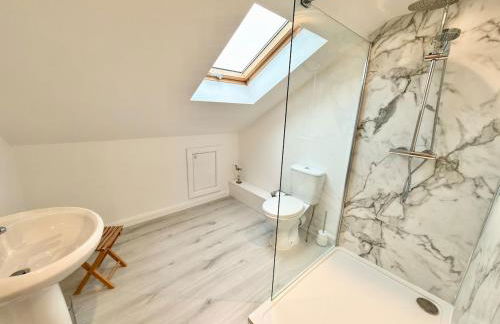 Rural Cottage, 3 beds, 3 bath,LOG BURNER, HOT TUB, with Cymru Holidays - Foto 34