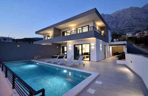 Villa Alexandra - Makarska - Foto 1