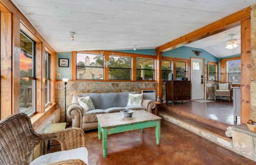 FAMILY RIVER RETREAT! PRIVATE MEDINA RIVER ACCESs! - Foto 1