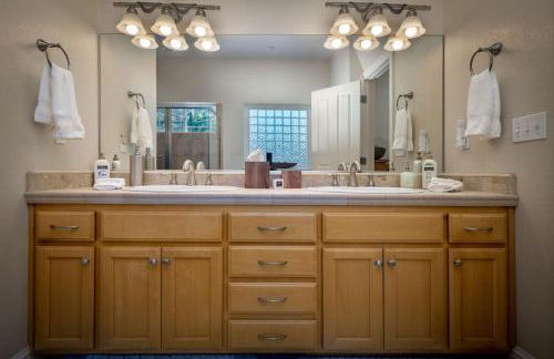 Cozy foothills home - Photo 35