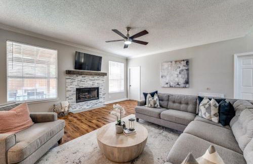 6 Bedroom Home with Pool, Centrally Located - Foto 28