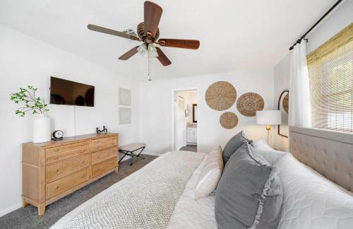 Stylish coastal retreat with Heated Saltwater pool - Foto 33