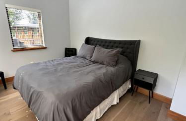 Luxury Lake Memphremagog Loft - 2 Bedrooms Water Views Firepit & Dock near Jay Peak - Foto 27