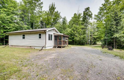 Tiny Woodland Cottage Retreat with Yard in Pelkie - Foto 24
