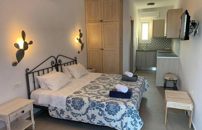 SUN Studio 6 - Close TO 180 Sunset BAR - Photo 1