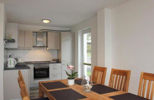 F-1037 Ferienhaus Neuendorf Haus Terrasse, Gartennutzung, Meerblick - Photo 7