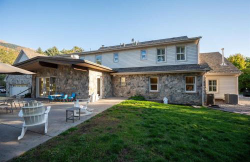 Hobbs Mill Ski Lodge Theater Games Dogs OK - Photo 73