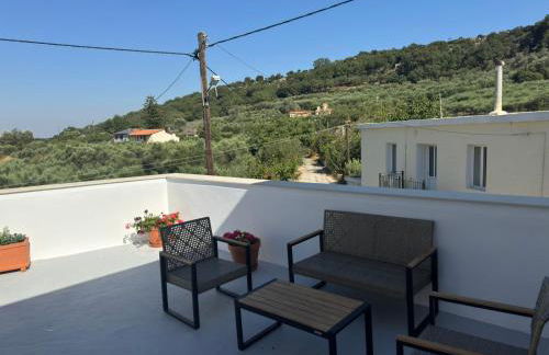 Niki Mountain House - Photo 13