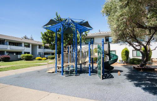 Blueground Cupertino pool nr Memorial Park SFO-1975 - Foto 26