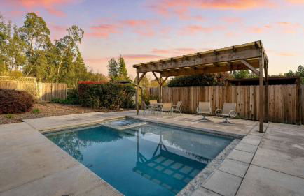 Pool Hot Tub Firepit Game Room Minutes from Sebastopol Russian River Baker Lane Retreat - Foto 1