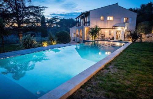 Slpendid villa with heated pool and Jacuzzi for 12 people in Saint-chamas - Foto 60