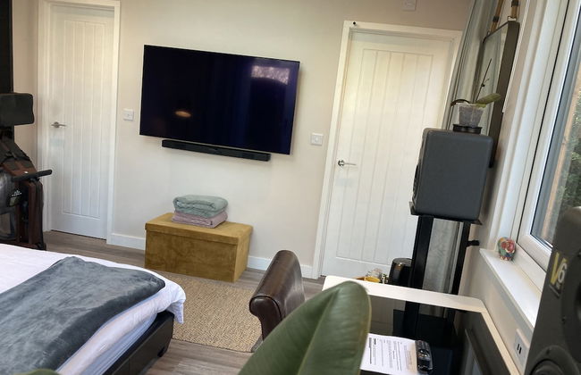 Contemporary Guest House With Outside Barrel Sauna - Foto 12