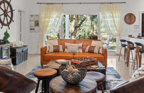 Hideout on the Hillsborough is a Gorgeous Renovated 3BR Pet Friendly Home on the Hillsborough River located in the North End of Seminole Heights - Foto 3