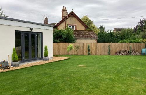 Little Foxes - Photo 35