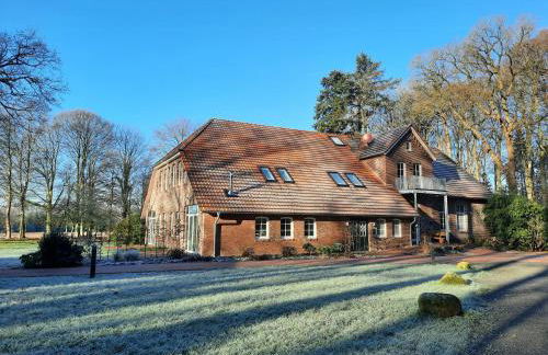 Nature Escape Apartment With Private Lake - Photo 12