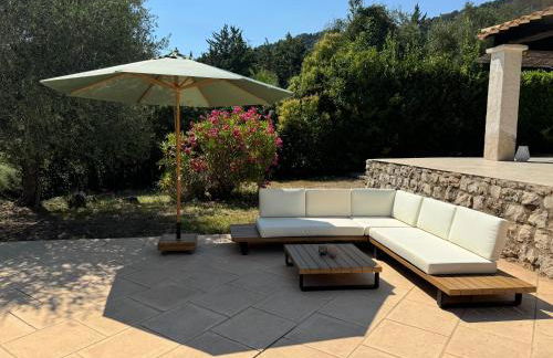 L'Oliveda - complètement climatisée, piscine, calme, proche commerce et lac, ski à 45min - Foto 7