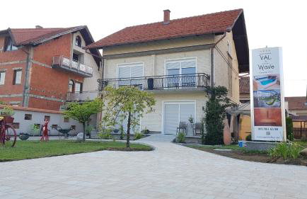 Apartment PLAZA -Wallbox 11kW- Private SPA- Jacuzzi, Infrared Sauna, Luxury massage chair, Parking, Entry with PIN 0 - 24h, FREE CANCELLATION 24 hours before Check In,Premium pillows and mattress - Photo 24