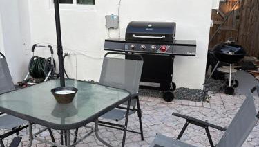 Mid-Century with Outdoor Oasis - Foto 2