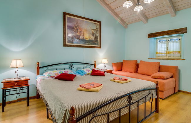 Especially charm stone house with a pool - Foto 8