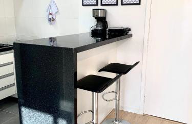 505 - Apartamento Lindo, amplo e decorado, mobiliario moderno, cozinha completa com utensílios , Excelente vista da cidade e localização privelegiada no bairro Bigorrilho proxímo de shopping e parques - Photo 16