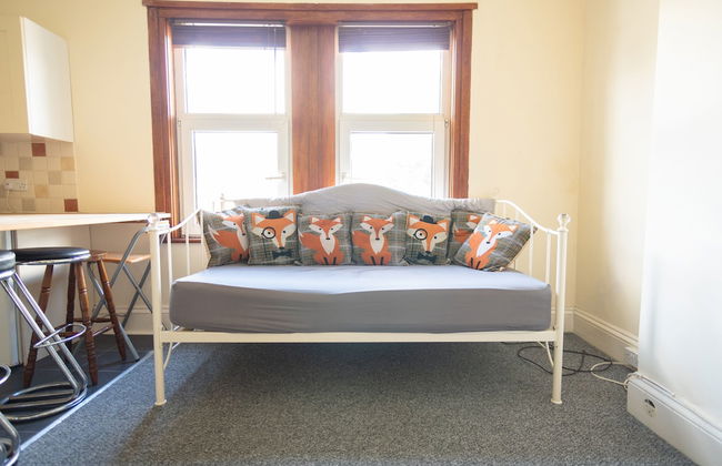 Windsor Apartment with Parking - Foto 9