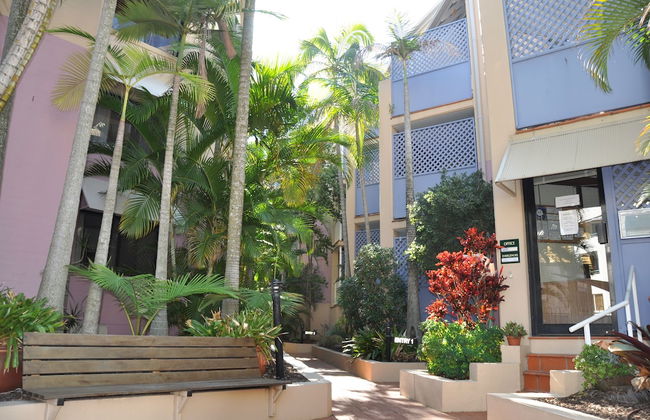 Spring Hill Gardens Apartments - Photo 2