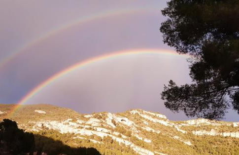 Vue panoramique sur le château,montagne et grottes - Foto 6