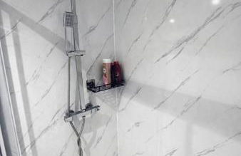 Entire guest house in Countryside with Hot Tub - Photo 10