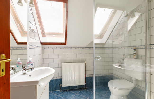 4 bedroom House in Balatonszárszó with private pool and garden - Photo 25