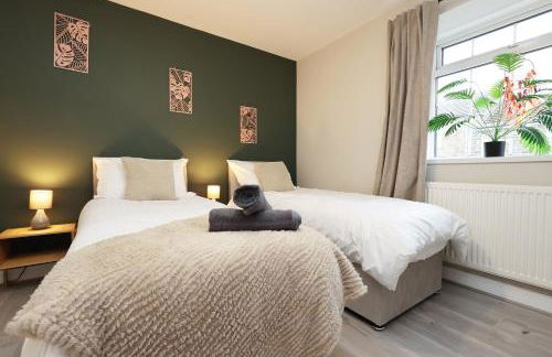 Perfect Booking 2 Bed Home in Merthyr Tydfil - Photo 42