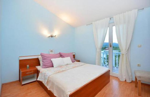 3 Bedroom Amazing Home In Pozorac - Foto 16