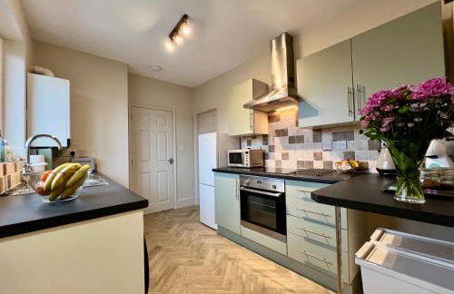 The Lily•Central Beeston•Private Apartment•SmartTV•Free Wi-Fi•Tram• - Photo 6